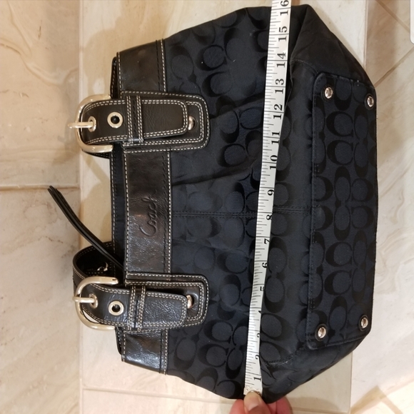 *Host Pick!!  Authentic Coach Hobo Bag* - Picture 10 of 11